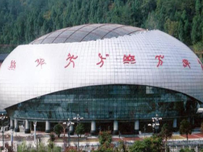 潍坊体育中心球形网架加工安装